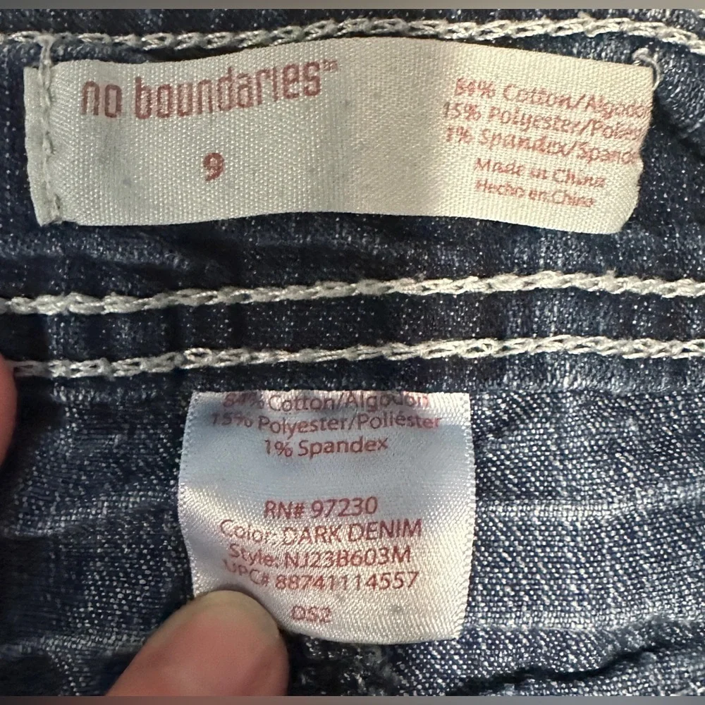 No Boundaries Dark Denim Jean shorts size 9